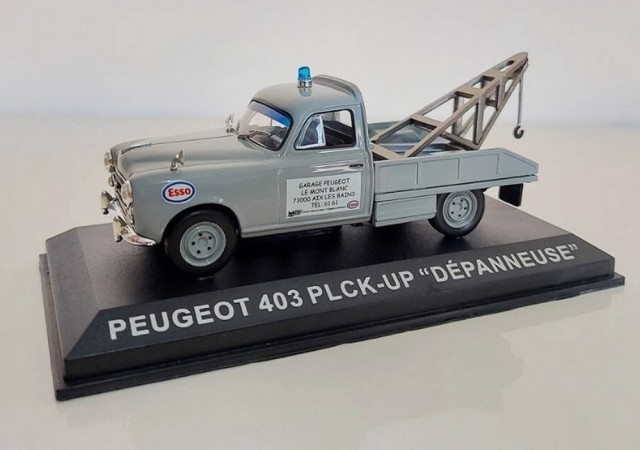 peugeot 403 dépanneuse.jpg