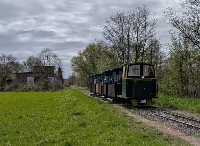 train av.jpg
