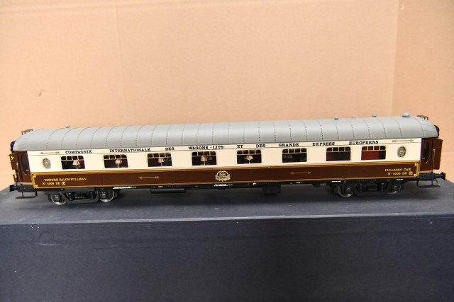 CIWL voiture pullman marron et crème n°4005.JPG