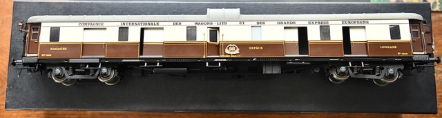 Fourgon 8 portes n°1252.JPG