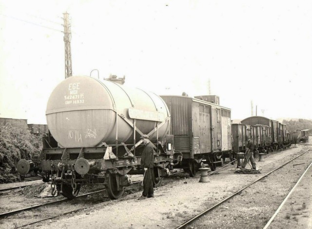 Wagon monofoudre metallique EGE Midi (1).jpg