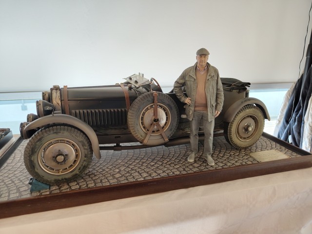 C'est même pas du chemin de fer, une Bugatti T50 Le Mans 1933 au 1/8 ème