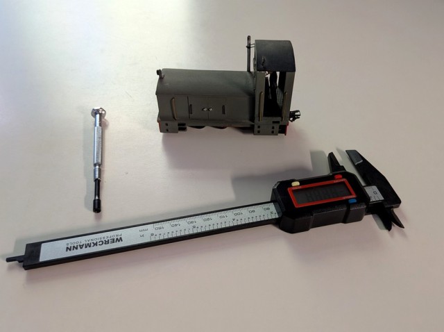 locotracteur vert 2 outils.jpg