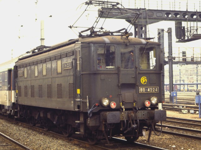 BB4224_1992Paris-Lyon_Mistral69-wiki.jpg